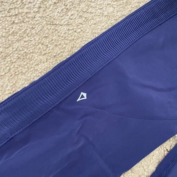 Ivivva Lululemon Girl's Navy Blue Jogger Pants - Picture 3 of 3